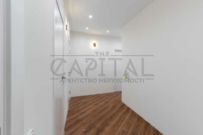 Продаж видової 2-кімнатної квартири 90 м² на 4 поверсі закри