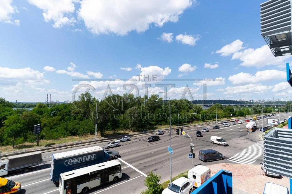 Продаж видової 2-кімнатної квартири 90 м² на 4 поверсі закри