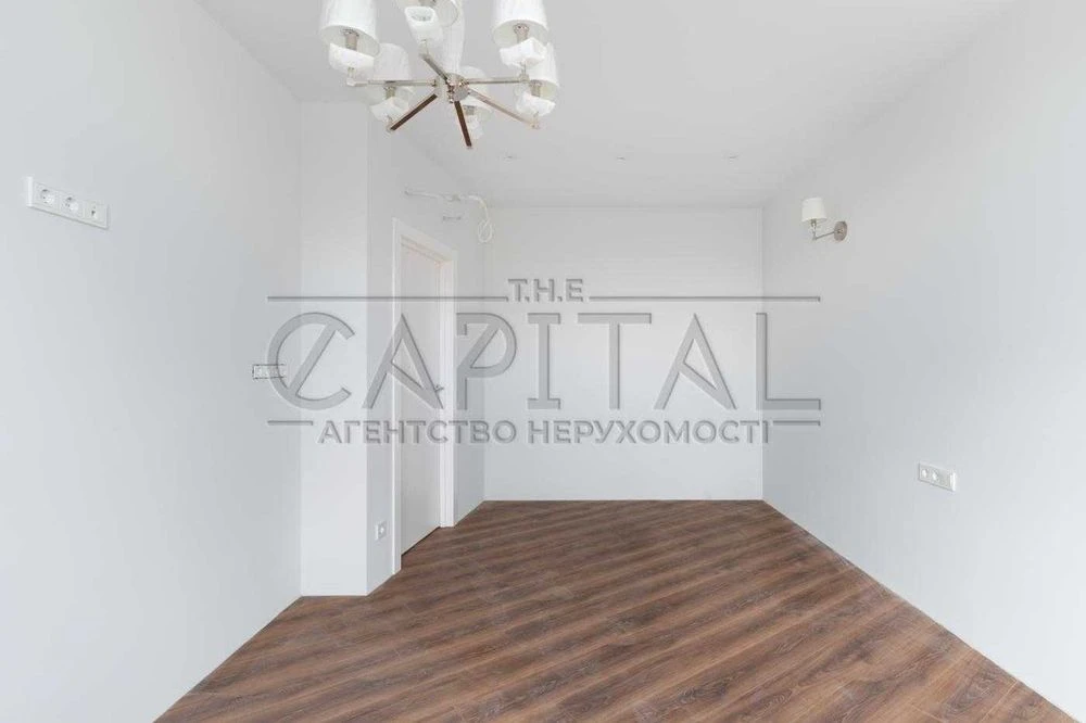 Продаж видової 2-кімнатної квартири 90 м² на 4 поверсі закри