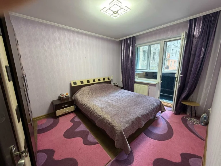 44443 Продаж 3к квартири на Озерній , гарний ремонт , ТОП ло