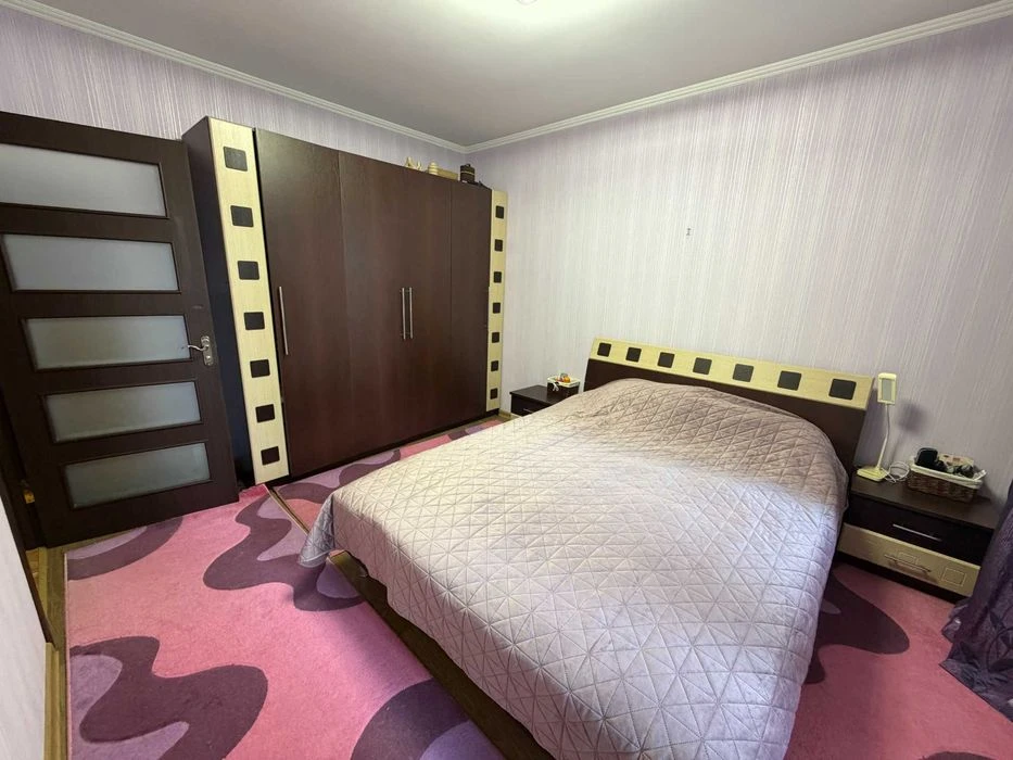 44443 Продаж 3к квартири на Озерній , гарний ремонт , ТОП ло