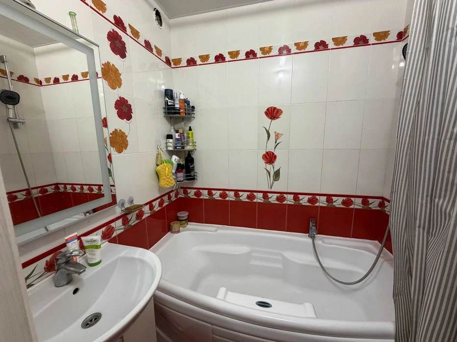 44443 Продаж 3к квартири на Озерній , гарний ремонт , ТОП ло