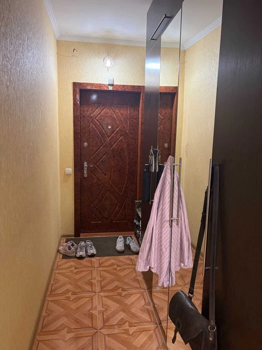 44443 Продаж 3к квартири на Озерній , гарний ремонт , ТОП ло