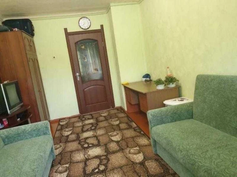 Продам 2-х кімнатну квартиру на Нових Будинка