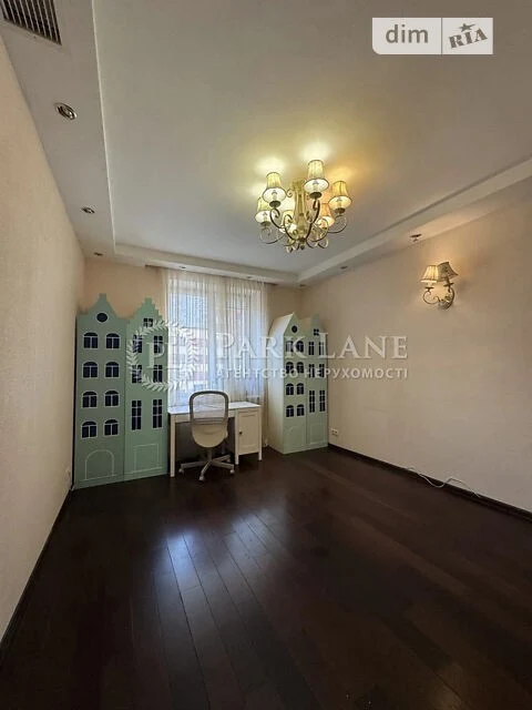 Продаж 2к квартири 101 кв. м на вул. Золотоустівська 50, кв.