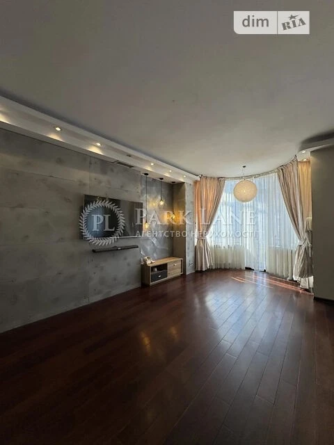 Продаж 2к квартири 101 кв. м на вул. Золотоустівська 50, кв.