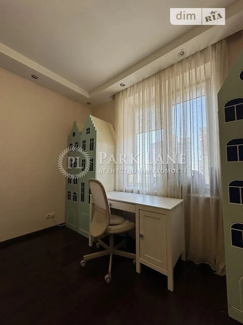 Продаж 2к квартири 101 кв. м на вул. Золотоустівська 50, кв.