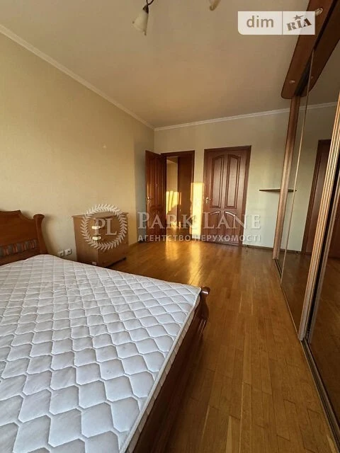 Продаж 2к квартири 72 кв. м на вул. Ревуцького 5 • ID 348010