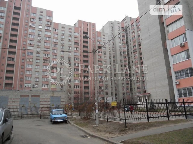 Продаж 2к квартири 72 кв. м на вул. Ревуцького 5 • ID 348010