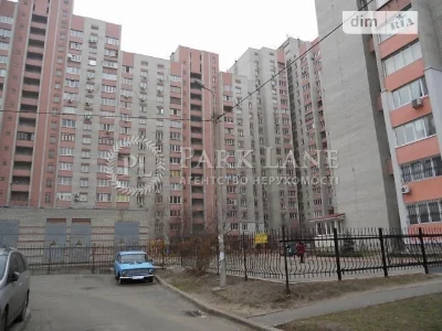 Продаж 2к квартири 72 кв. м на вул. Ревуцького 5 • ID 348010