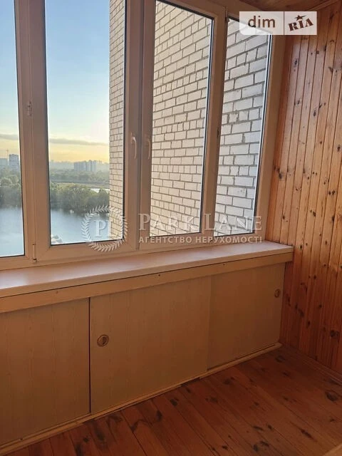 Продаж 2к квартири 72 кв. м на вул. Ревуцького 5 • ID 348010