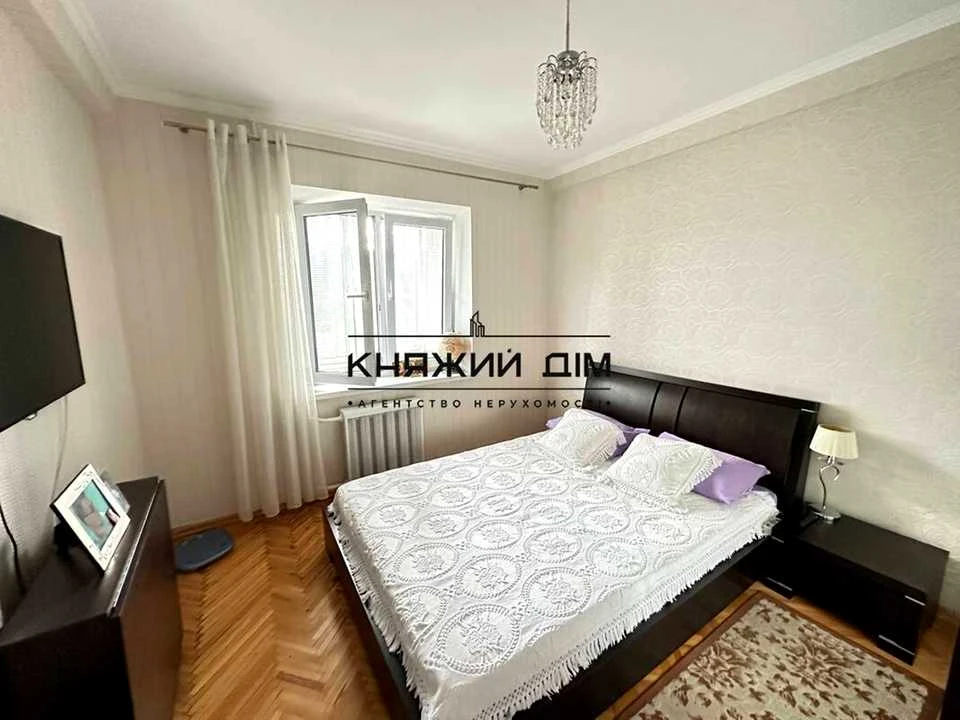 Квартира. Київ, Березняківська вул.