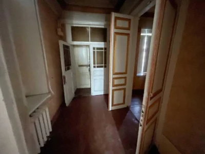 Продаю квартиру в Центре, 130м, удобно под бизнес.