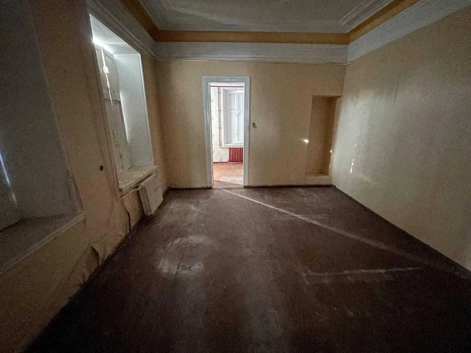 Продаю квартиру в Центре, 130м, удобно под бизнес.