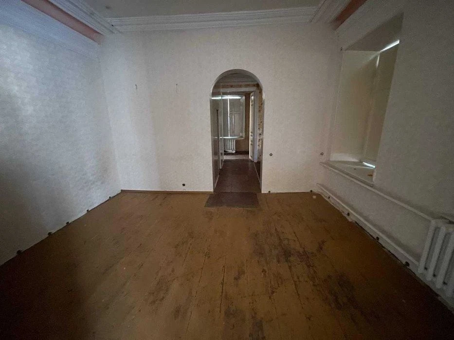 Продаю квартиру в Центре, 130м, удобно под бизнес.