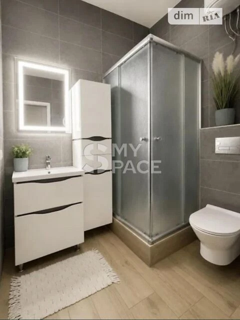 Продаж 1к квартири 39.2 кв. м на вул. Богдана Хмельницького