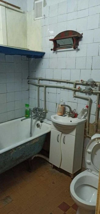 У продажу 2 х кімнатна квартира на ХТЗ