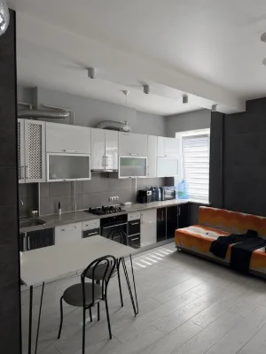 Продам 2х кімн видову кв в ЦЕНТРІ МІСТА, ПЛОЩА!!