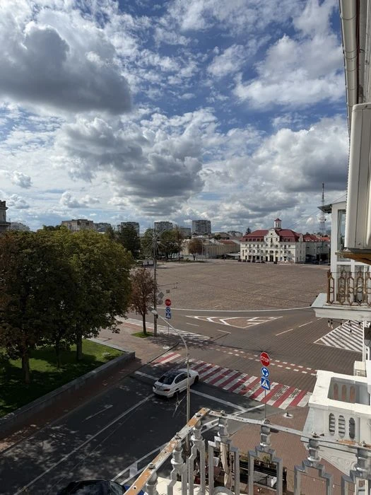 Продам 2х кімн видову кв в ЦЕНТРІ МІСТА, ПЛОЩА!!