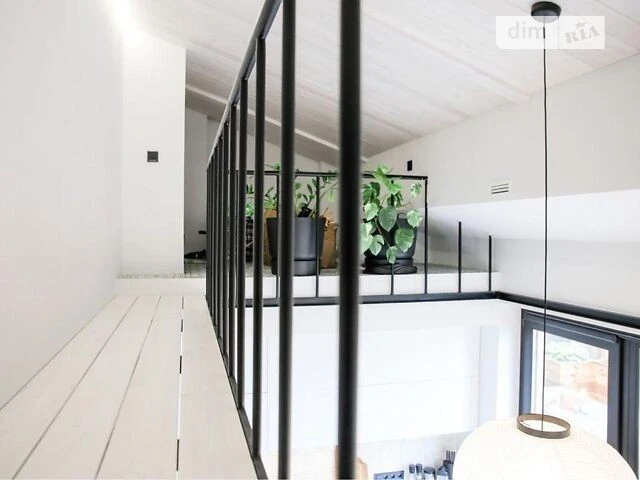 Продаж 3к квартири 91 кв. м на вул. Регенераторна 4 • ID 348