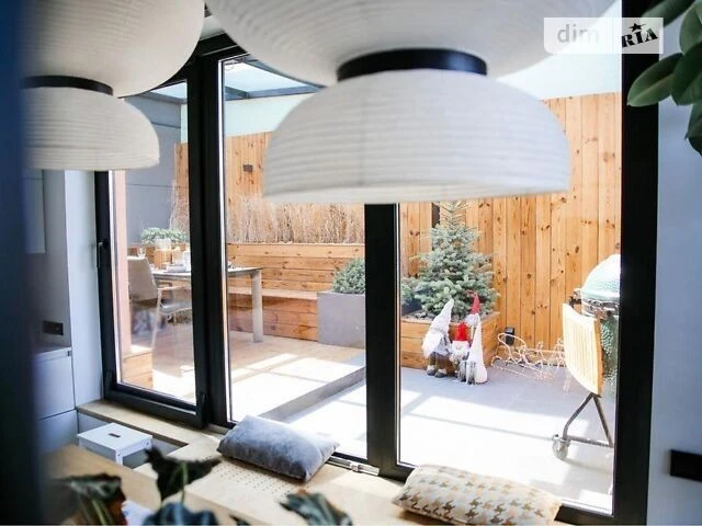 Продаж 3к квартири 91 кв. м на вул. Регенераторна 4 • ID 348