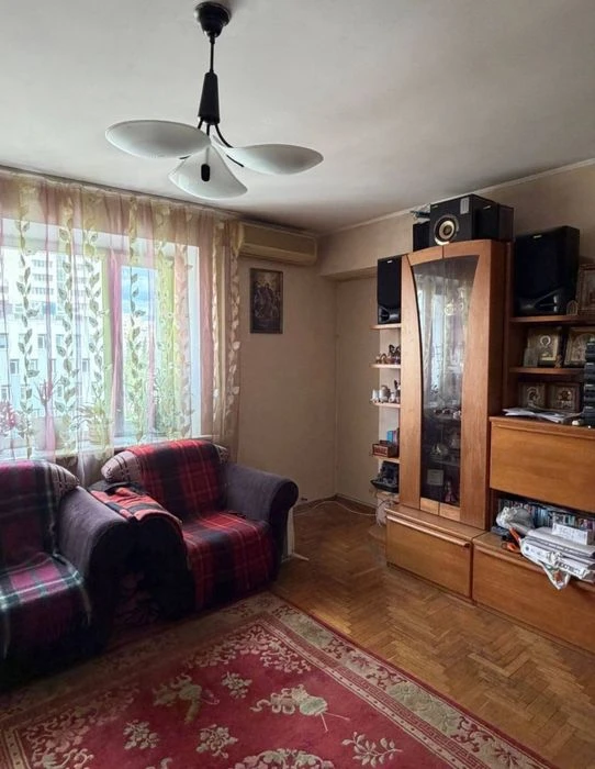 Продається квартира   3-к, 10/10 пов, 70 м2, вул  Борщагівсь