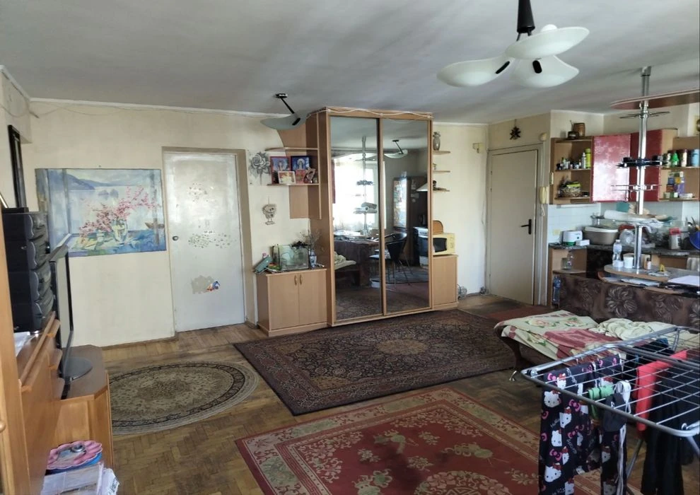 Продається квартира   3-к, 10/10 пов, 70 м2, вул  Борщагівсь