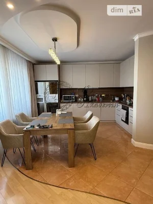 Продаж 3к квартири 150 кв. м на просп. Володимира Івасюка 24