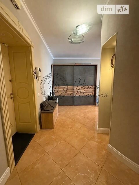 Продаж 3к квартири 150 кв. м на просп. Володимира Івасюка 24