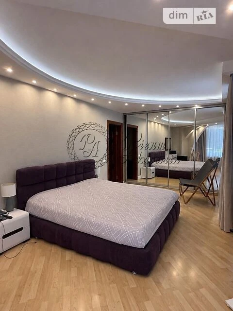 Продаж 3к квартири 150 кв. м на просп. Володимира Івасюка 24