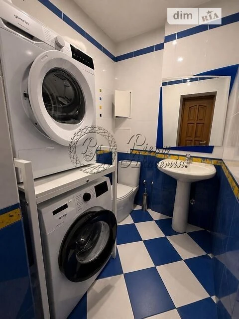Продаж 3к квартири 150 кв. м на просп. Володимира Івасюка 24