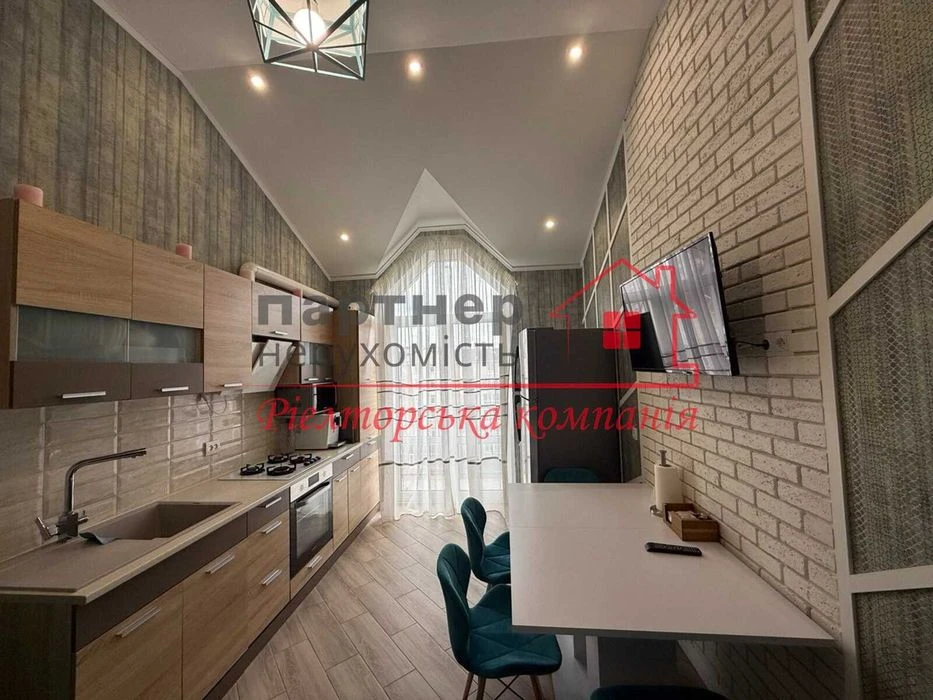 Сахарова/Бочарова 3 кімнатна квартира дворівнева. Газ !Гос п