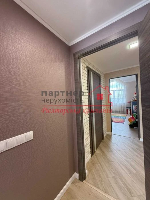 Сахарова/Бочарова 3 кімнатна квартира дворівнева. Газ !Гос п