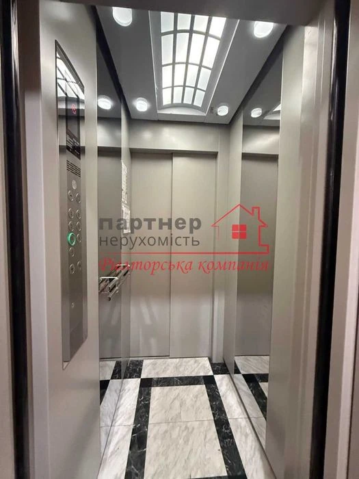 Сахарова/Бочарова 3 кімнатна квартира дворівнева. Газ !Гос п
