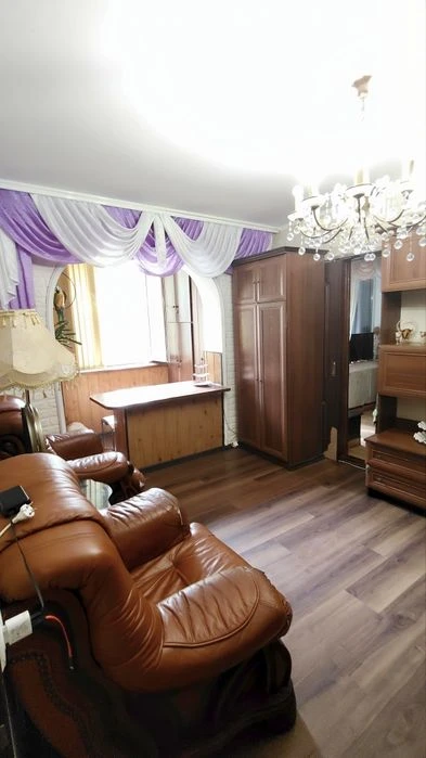 Продаж 3-х кім. кв.  р-н Площа Перемоги