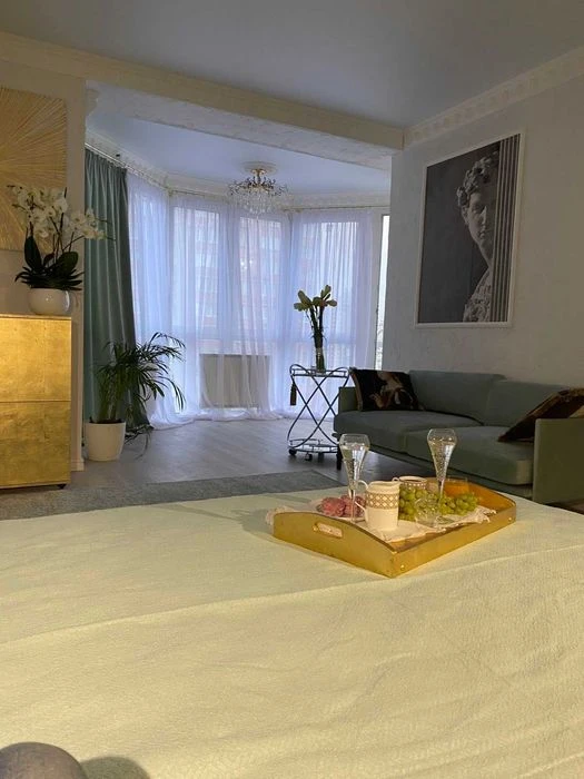 Продаж 1 кім квартири, вул. Волинська 9А, площа Космонавтів.