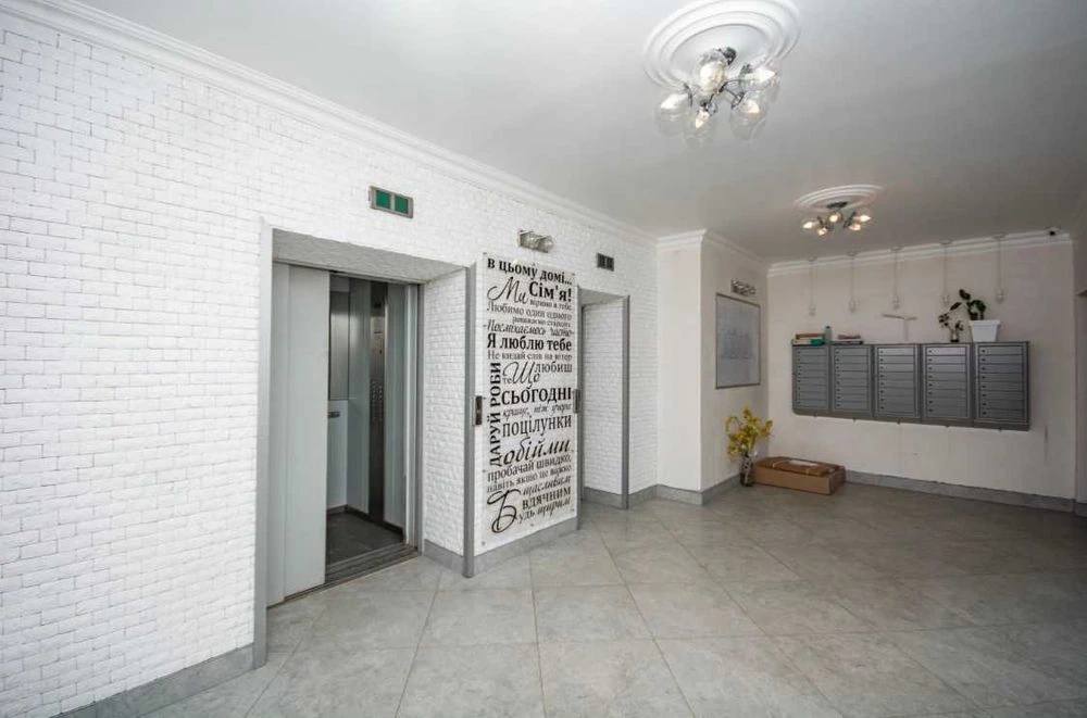 Продаж 1 кім квартири, вул. Волинська 9А, площа Космонавтів.