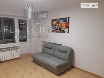 Продаж 1к квартири 38 кв. м на вул. Академіка Заболотного 12