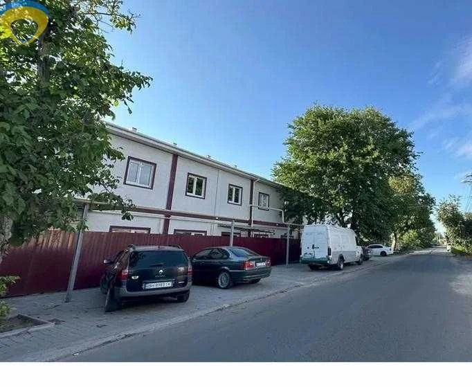 Продам двоповерховий таунхаус із власним подвір'ям | 44 м² |
