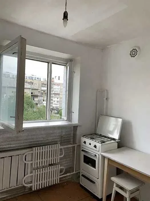 Продається 1 к.квартира! Хоткевича!
