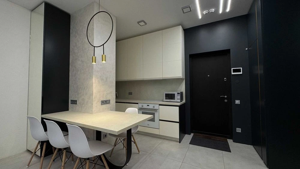 No commission! Sale of a designer 1-room apartment in the residential complex "French"