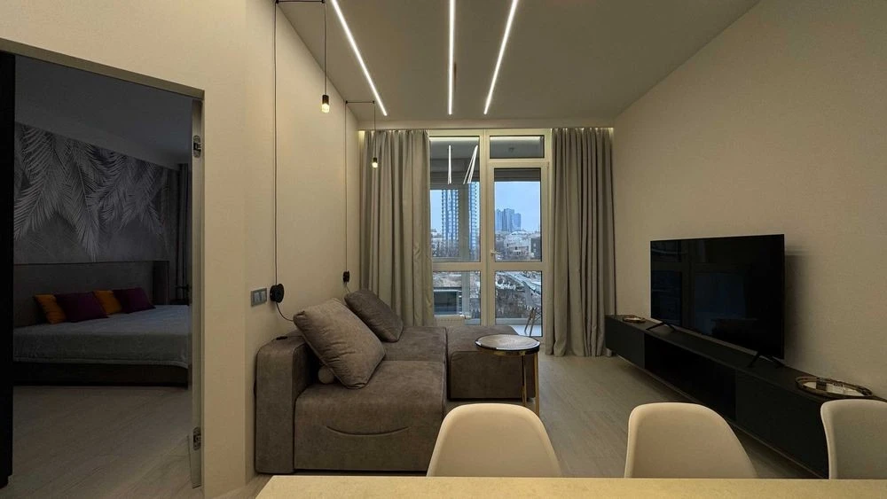 No commission! Sale of a designer 1-room apartment in the residential complex "French"