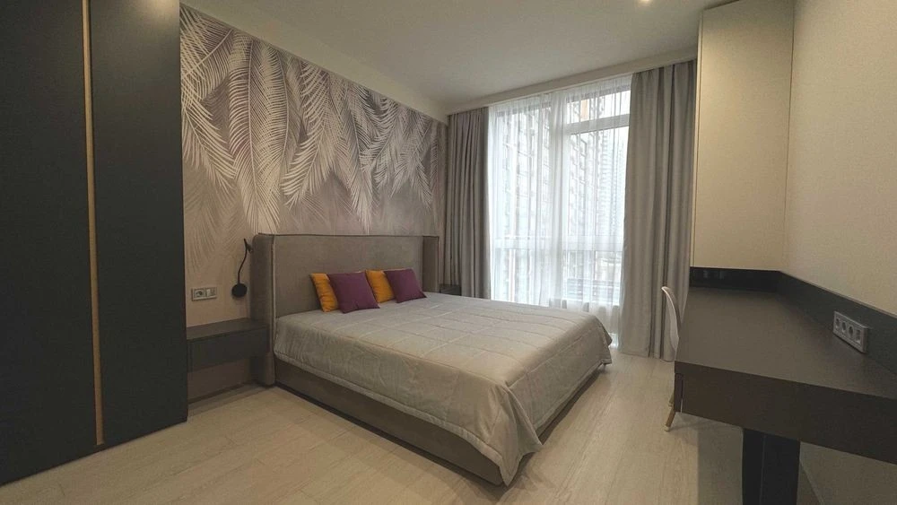 No commission! Sale of a designer 1-room apartment in the residential complex "French"