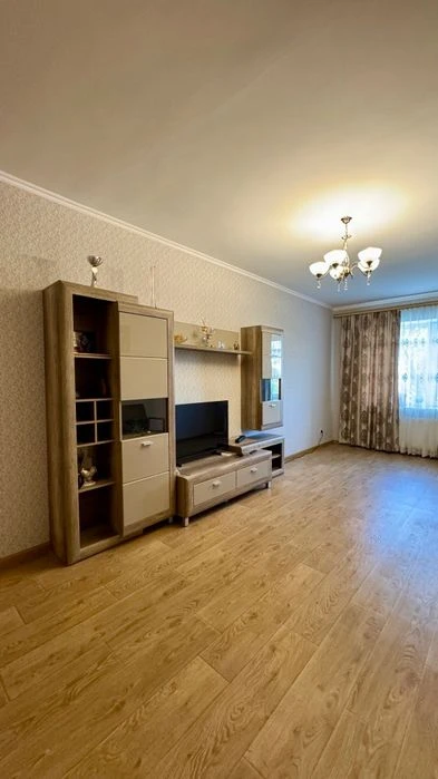 Продам 2-кімн. квартиру 83м², ІНДИВІДУАЛЬНЕ ОПАЛЕННЯ, 2 пове