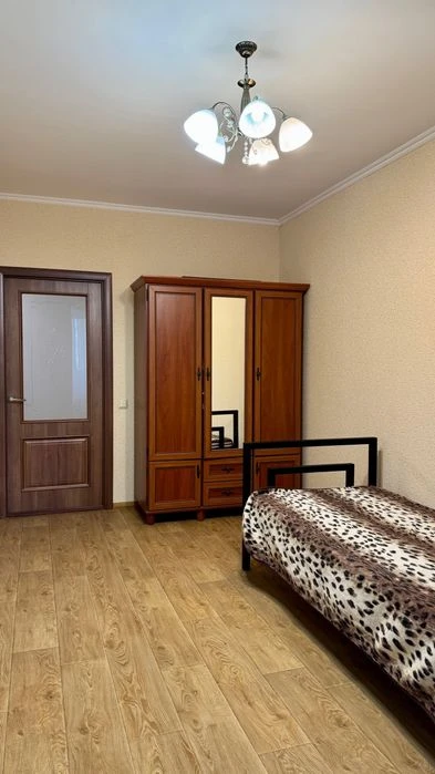 Продам 2-кімн. квартиру 83м², ІНДИВІДУАЛЬНЕ ОПАЛЕННЯ, 2 пове