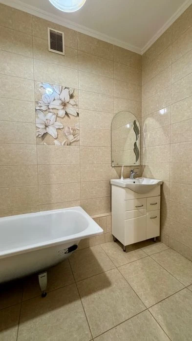 Продам 2-кімн. квартиру 83м², ІНДИВІДУАЛЬНЕ ОПАЛЕННЯ, 2 пове