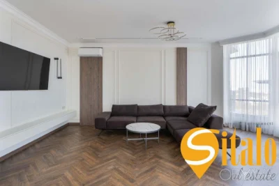 4-комнатная квартира, 210 кв.м