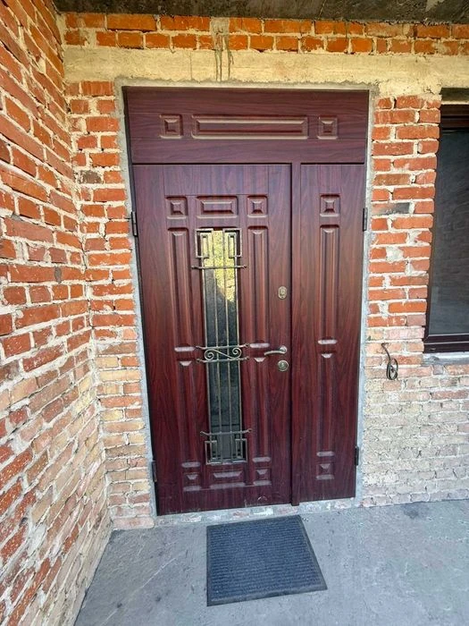 Продаж  будинку у Львові, вул. Шполянська, 299 м.кв., 4 сот,