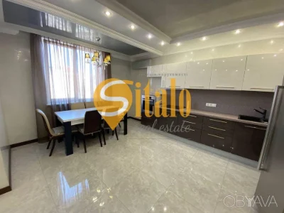 5-комнатная квартира, 220 кв.м