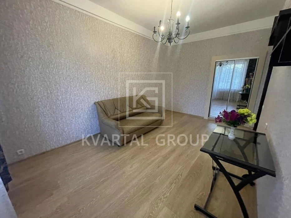 Sale of 1-room apartment 28.1 sq. m. on Velyka Vasylkivska 1 st.